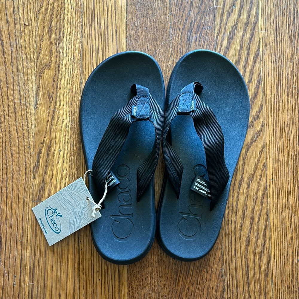 COPY - New with tags women’s Chaco Chillos Flip Flops, black